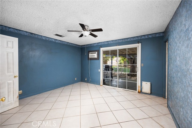 4060 Olive Street, Chino CA: https://media.crmls.org/medias/39a607f1-b5b0-4299-8fb4-abfd13bc6c33.jpg