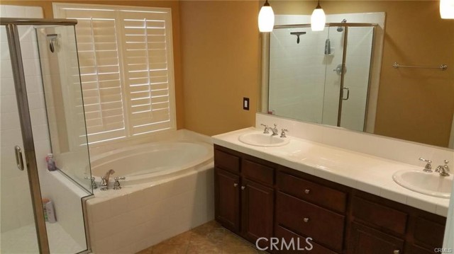 Detail Gallery Image 28 of 34 For 17423 Smoke Tree, Canyon Country,  CA 91387 - 4 Beds | 3 Baths