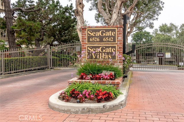 6542 Ocean Crest Drive, Rancho Palos Verdes, California 90275, 2 Bedrooms Bedrooms, ,1 BathroomBathrooms,Residential,Sold,Ocean Crest,PV22001963