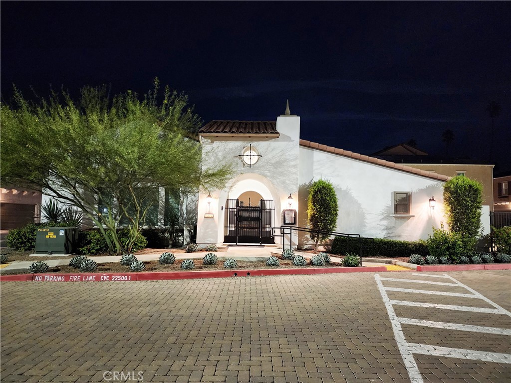 https://media.crmls.org/medias/39a8001c-28fc-44fd-a0aa-b015299d8ec6.jpg?preset=X-Large