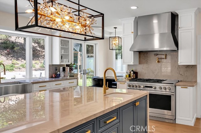 712 S Lost Canyon Road, Anaheim Hills CA: https://media.crmls.org/medias/39a95542-a124-432c-b0a9-66826d89371a.jpg