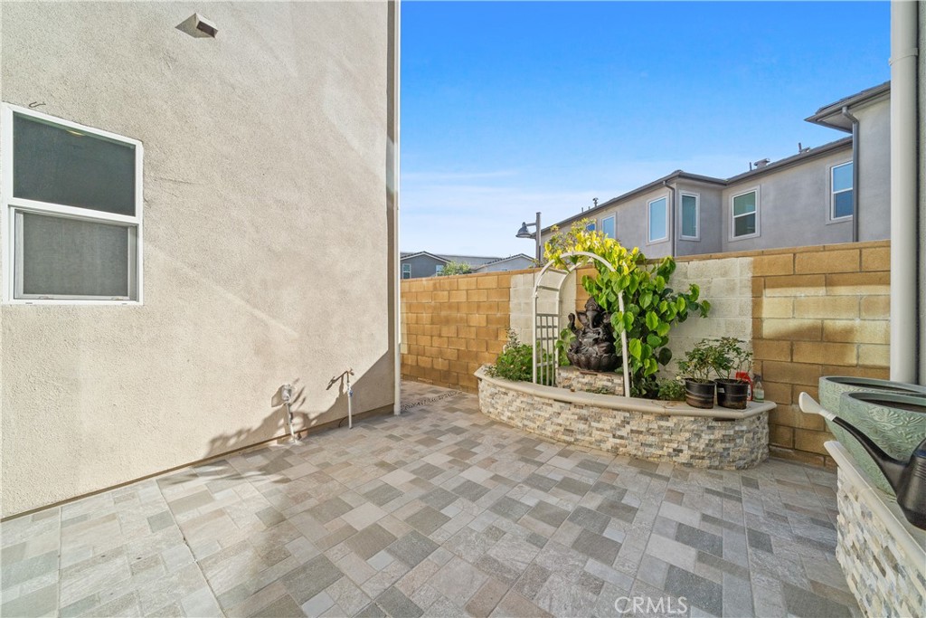 MLS #OC25272647 image #21