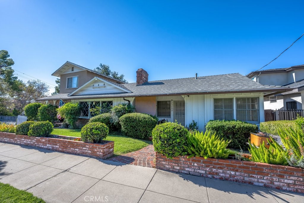 SingleFamilyResidence at 2404 Montrose Avenue