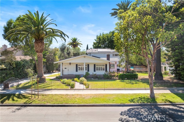 Detail Gallery Image 1 of 36 For 4031 N Virginia Rd, Long Beach,  CA 90807 - 4 Beds | 4 Baths