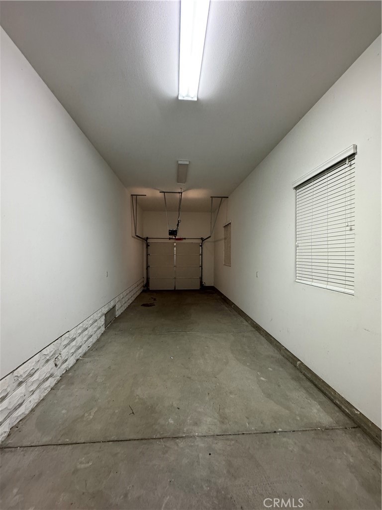 https://media.crmls.org/medias/39aa7099-6b01-4376-a654-5070a0ca31da.jpg?preset=X-Large
