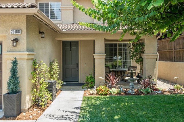 Detail Gallery Image 4 of 54 For 20188 Layton St, Corona,  CA 92881 - 5 Beds | 3 Baths