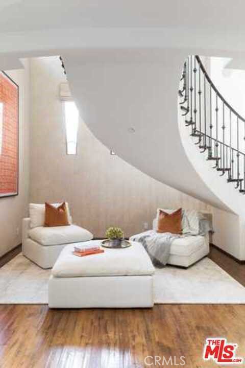 Detail Gallery Image 7 of 29 For 746 Norway Ln, Los Angeles,  CA 90049 - 5 Beds | 6 Baths