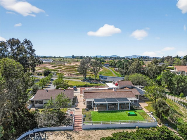 Detail Gallery Image 7 of 73 For 36020 Valencia Way, Temecula,  CA 92592 - 4 Beds | 3 Baths