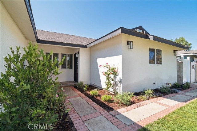 15918 Harvest Street, Granada Hills CA: https://media.crmls.org/medias/39abf22d-0bd0-438f-81ae-9092f514cf55.jpg