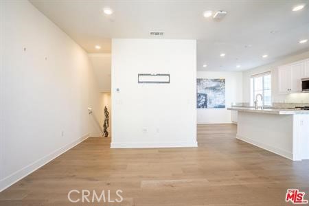 Detail Gallery Image 9 of 48 For 18339 Iris Ln, Yorba Linda,  CA 92886 - 2 Beds | 2/1 Baths