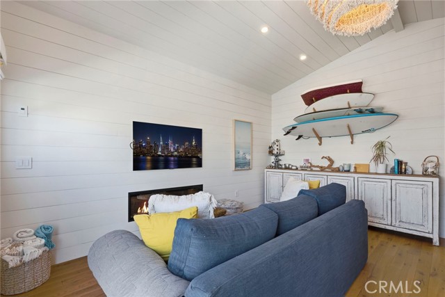 1002 3rd St, Hermosa Beach, California 90254, 4 Bedrooms Bedrooms, ,2 BathroomsBathrooms,Residential,For Sale,3rd St,SB26070138