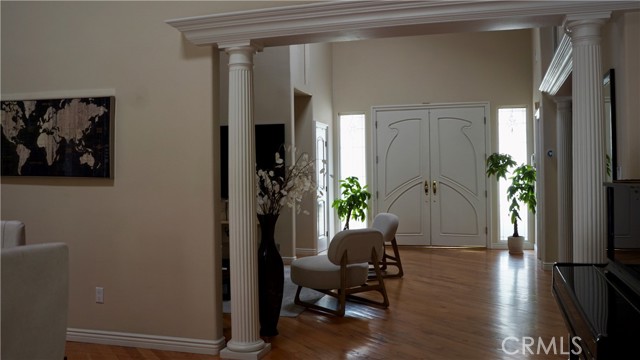 Detail Gallery Image 16 of 32 For 925 Sherlock Dr, Burbank,  CA 91501 - 3 Beds | 3 Baths