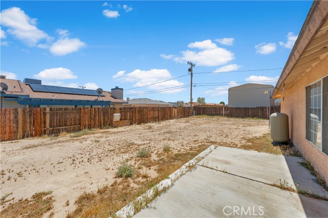 9824 Evelyn Avenue, California City CA: https://media.crmls.org/medias/39ad3f50-8051-4093-8323-46f238a3c1ea.jpg