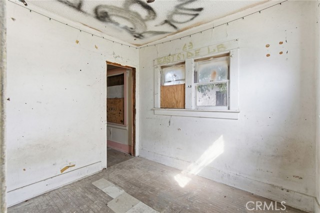 Detail Gallery Image 11 of 16 For 2064 Myrtle, Long Beach,  CA 90806 - 2 Beds | 1 Baths