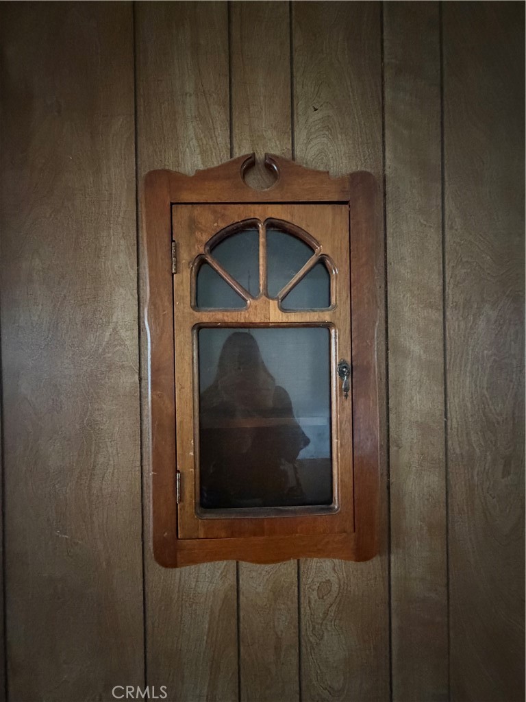 https://media.crmls.org/medias/39ad860a-9914-4112-a341-6f1ddc627474.jpg?preset=X-Large