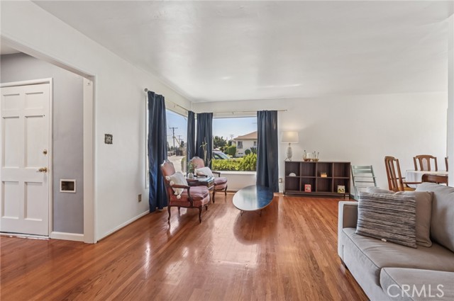 Detail Gallery Image 5 of 50 For 5801 Repetto Ave, East Los Angeles,  CA 90022 - 3 Beds | 1/1 Baths
