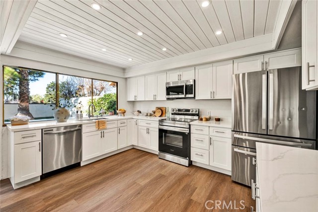 Detail Gallery Image 7 of 28 For 22831 Costa Bella, Lake Forest,  CA 92630 - 5 Beds | 3 Baths