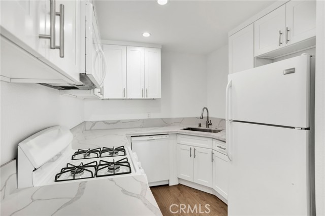 1117 Linden Avenue, Glendale CA: https://media.crmls.org/medias/39aef819-0a60-4bf6-a358-161fef6b7b63.jpg