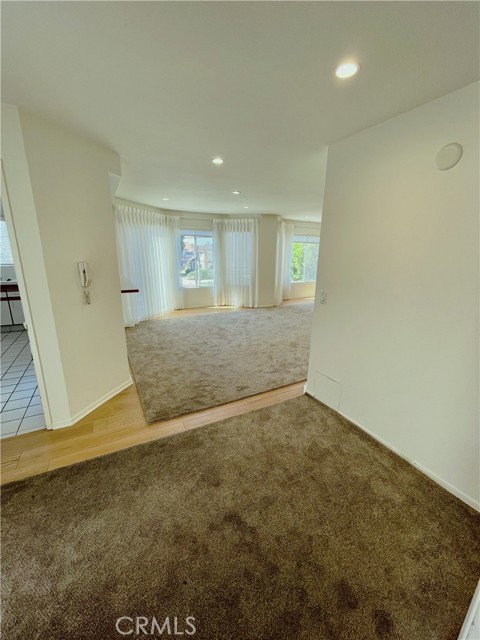 Detail Gallery Image 11 of 13 For 257 W Stocker St #5,  Glendale,  CA 91202 - 3 Beds | 2 Baths