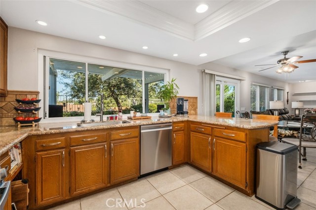 Detail Gallery Image 16 of 42 For 28041 Chapulin, Mission Viejo,  CA 92692 - 5 Beds | 2/1 Baths