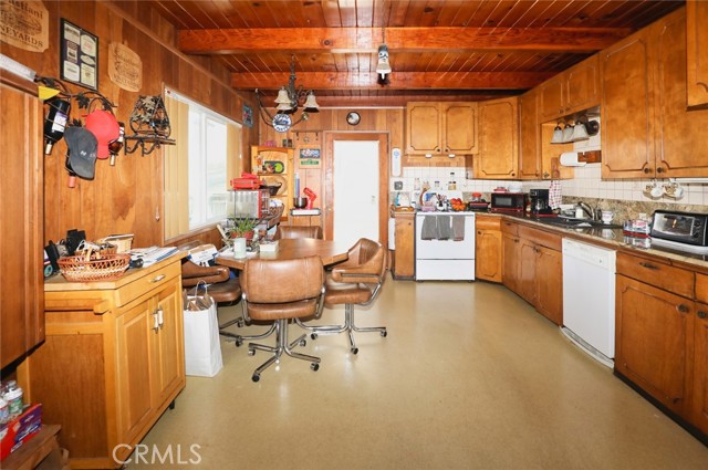 Detail Gallery Image 11 of 32 For 15793 35th, Clearlake,  CA 95422 - 2 Beds | 2 Baths