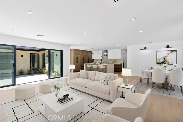 5903 Donna Avenue, Tarzana CA: https://media.crmls.org/medias/39b09930-78c8-4a15-92c5-2f7a128b1758.jpg