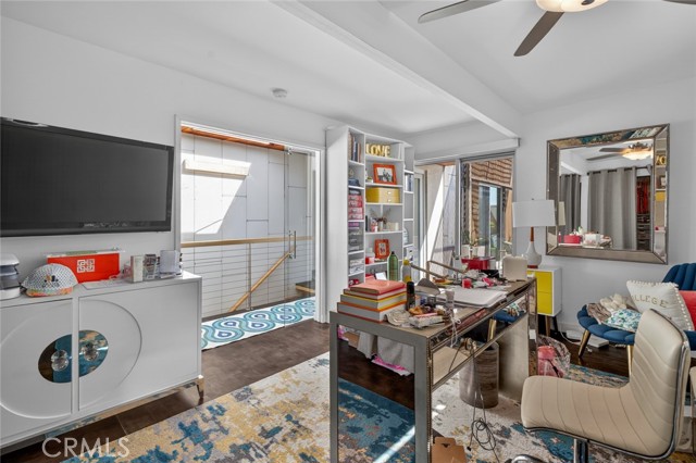 Detail Gallery Image 27 of 62 For 219 Colton, Newport Beach,  CA 92663 - 4 Beds | 3 Baths