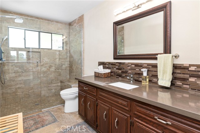 735 Del Valle Drive, Fallbrook CA: https://media.crmls.org/medias/39b1ba98-5af8-451f-bc5f-728282bcbc23.jpg