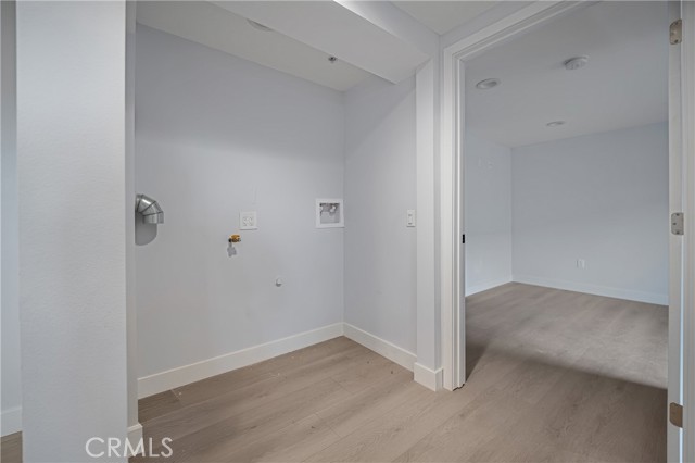 3301 Obama Boulevard, Los Angeles CA: https://media.crmls.org/medias/39b2172d-e4ca-41bc-903b-ce05d75128e0.jpg