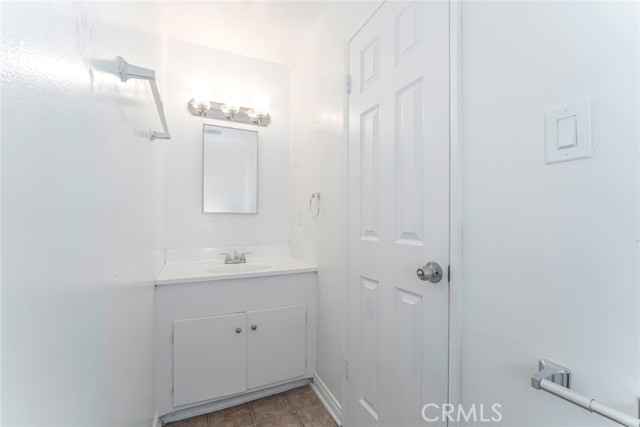 3430 Elm Avenue, Long Beach CA: https://media.crmls.org/medias/39b23700-f18b-459d-a302-89d6956d5b6e.jpg