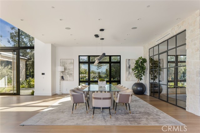 24255 Bridle Trail Road, Hidden Hills CA: https://media.crmls.org/medias/39b261dd-e5c3-4639-97ec-cc8dc226ba9b.jpg