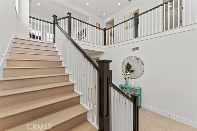 Detail Gallery Image 13 of 54 For 115 Mustard, Irvine,  CA 92618 - 4 Beds | 4/1 Baths