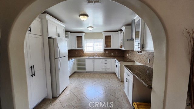 Detail Gallery Image 6 of 18 For 927 W 3rd St, Azusa,  CA 91702 - 2 Beds | 1 Baths