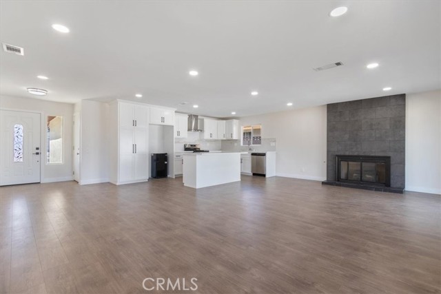 Detail Gallery Image 13 of 32 For 133 E Avenue Q4, Palmdale,  CA 93550 - 4 Beds | 2 Baths