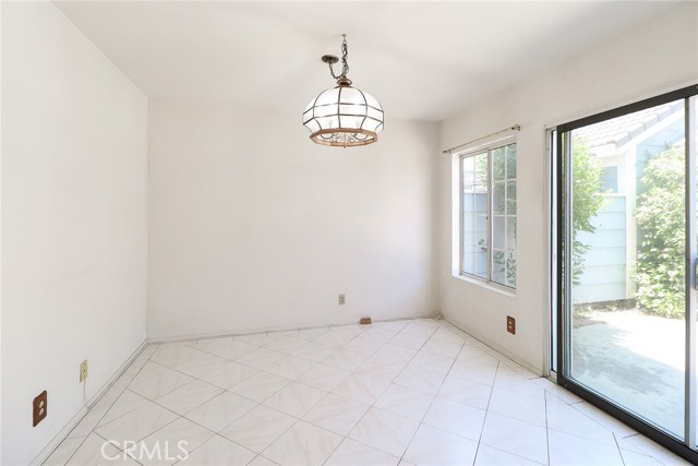 345 Jeremiah Drive, Simi Valley CA: https://media.crmls.org/medias/39b3b3fa-7cfe-498e-9002-88937b19f29e.jpg