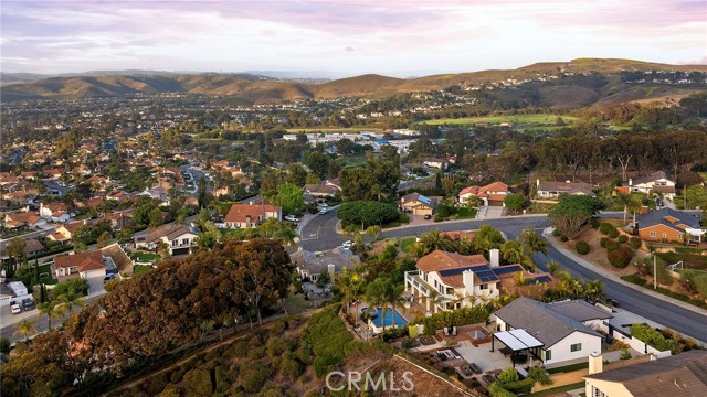 1110 Novilunio, San Clemente CA: https://media.crmls.org/medias/39b3f8d9-ddbc-4193-8902-f94112b4015b.jpg