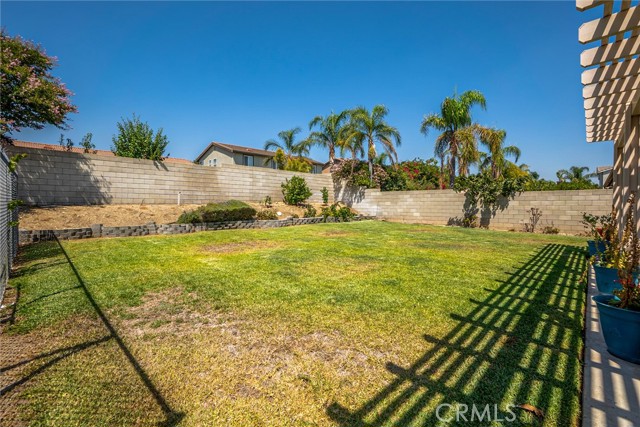 15138 Holiday Drive, Fontana CA: https://media.crmls.org/medias/39b43a9a-bb60-4de9-b7a0-9d3d6391f909.jpg