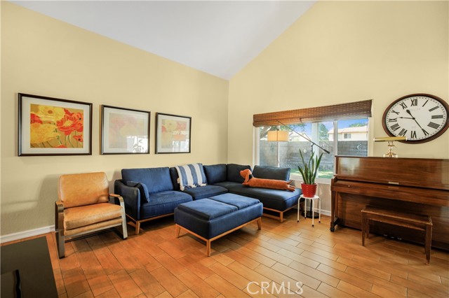 1155 W Morgan Street, Rialto CA: https://media.crmls.org/medias/39b46659-745b-43b4-a80a-d08757fe2a40.jpg