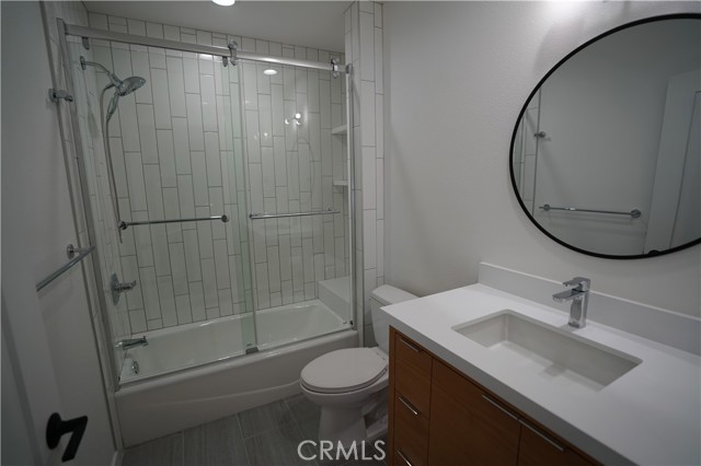 Detail Gallery Image 15 of 24 For 4466 Sherman Oaks Cir, Sherman Oaks,  CA 91403 - 3 Beds | 2 Baths