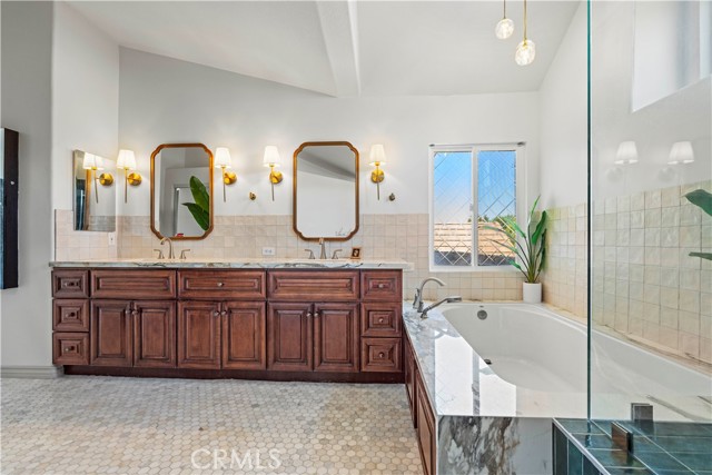 9744 Sweetwater Drive, Agua Dulce CA: https://media.crmls.org/medias/39b5d13d-f853-4828-b66b-a39d9ddd4868.jpg