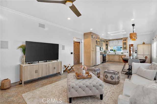 Detail Gallery Image 3 of 18 For 425 W 109th St, Los Angeles,  CA 90061 - 2 Beds | 1 Baths