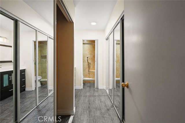 911 N Kings Road, West Hollywood CA: https://media.crmls.org/medias/39b74f86-33ea-4f97-a532-e99b621a6f77.jpg