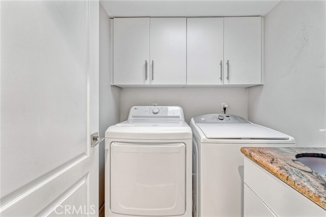 15737 Sutton Street, Encino CA: https://media.crmls.org/medias/39b8dfb7-290e-4c59-899c-ee0712370435.jpg