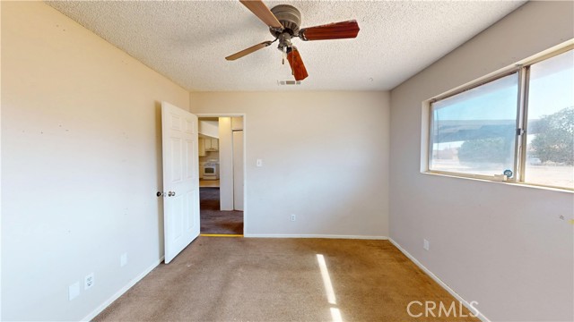 15722 Sago Road, Apple Valley CA: https://media.crmls.org/medias/39b90595-bd02-4bae-a49c-29552734d477.jpg
