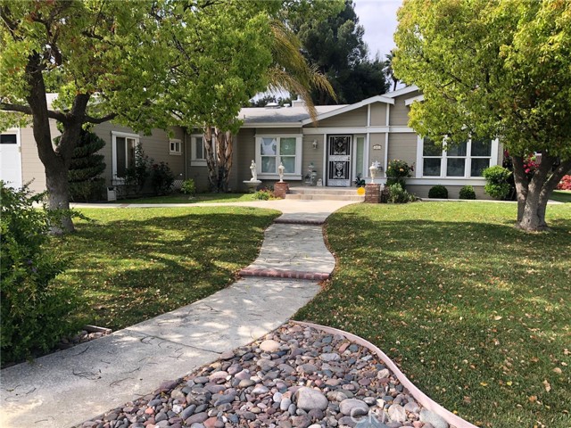 2500 Apple Tree Street