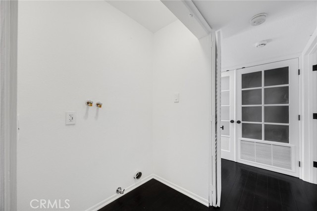 11601 Montana Avenue, Los Angeles CA: https://media.crmls.org/medias/39b9a759-e2d9-41a3-be9d-bbba6c33de88.jpg
