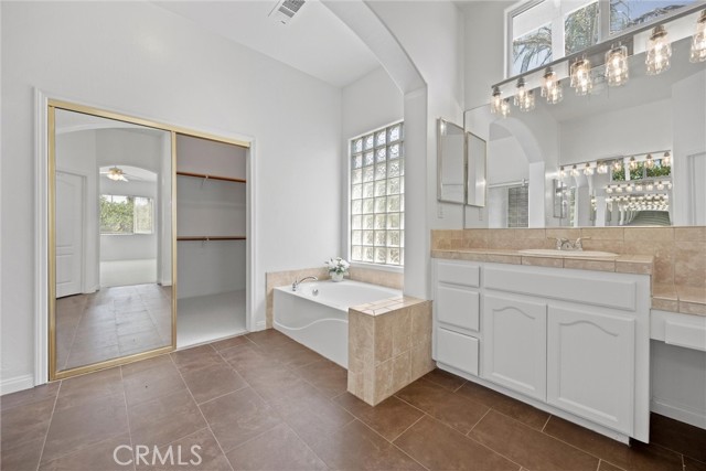 Detail Gallery Image 17 of 37 For 12805 Monterey Beach Dr, Bakersfield,  CA 93311 - 4 Beds | 3/1 Baths