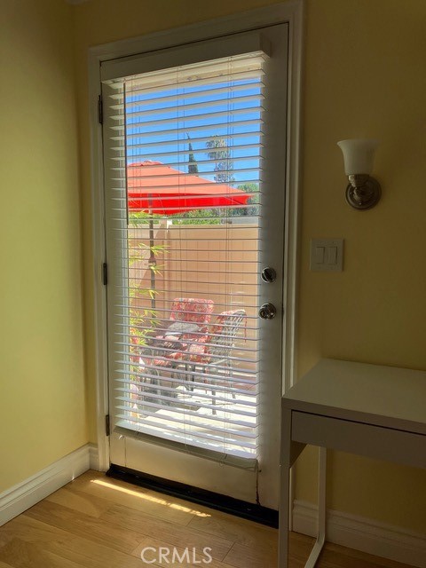 11138 Aqua Vista Street, Studio City CA: https://media.crmls.org/medias/39ba8492-6303-40d3-9df5-ea9d61a050d5.jpg