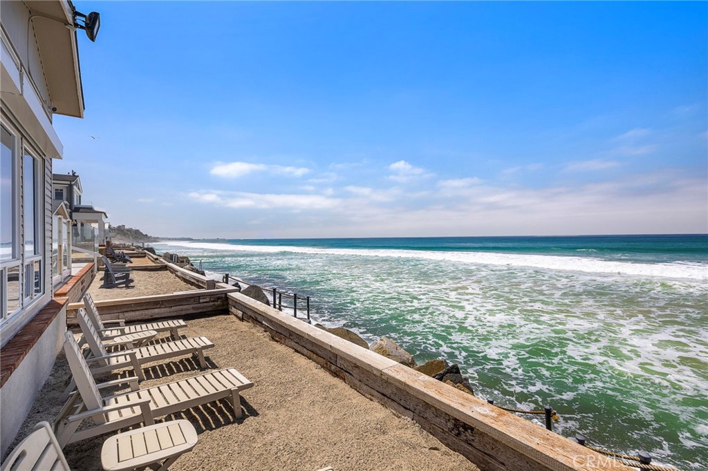 https://media.crmls.org/medias/39bab09a-758d-495f-b624-eda16d57f07d.jpg?preset=X-Large