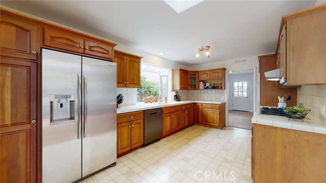 Nice Kitchen Layout & Skylight